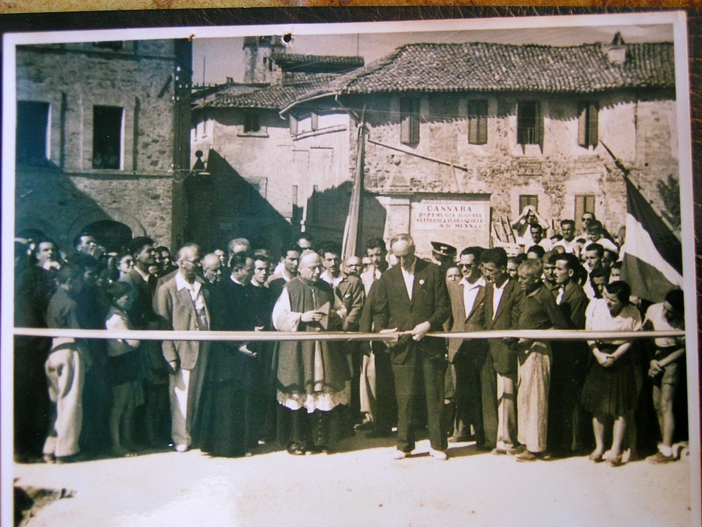 Inaugurazione del nuovo ponte sul Topino (1946)